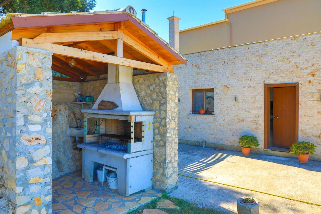 Villa Dersea Acharavi  Exterior photo